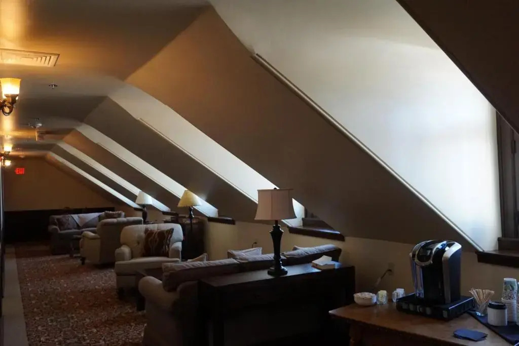 Sheridan Inn - Best Western Signature Collection