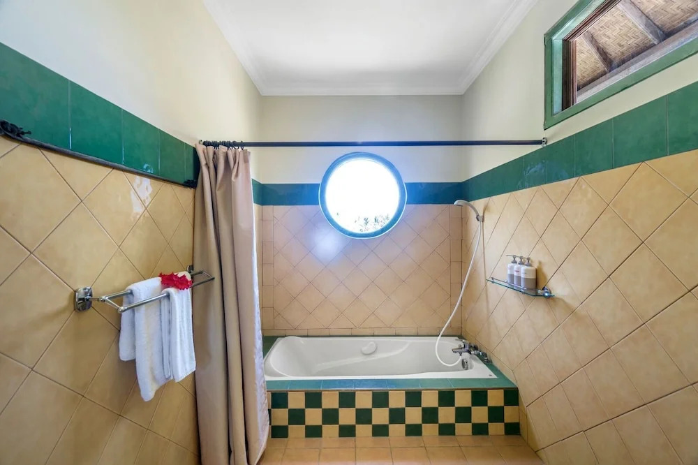 Metteyya Healing House