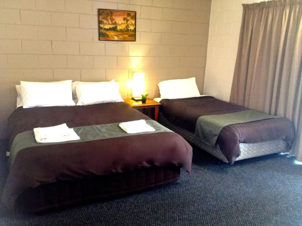 Colonial Court Holiday Apartments