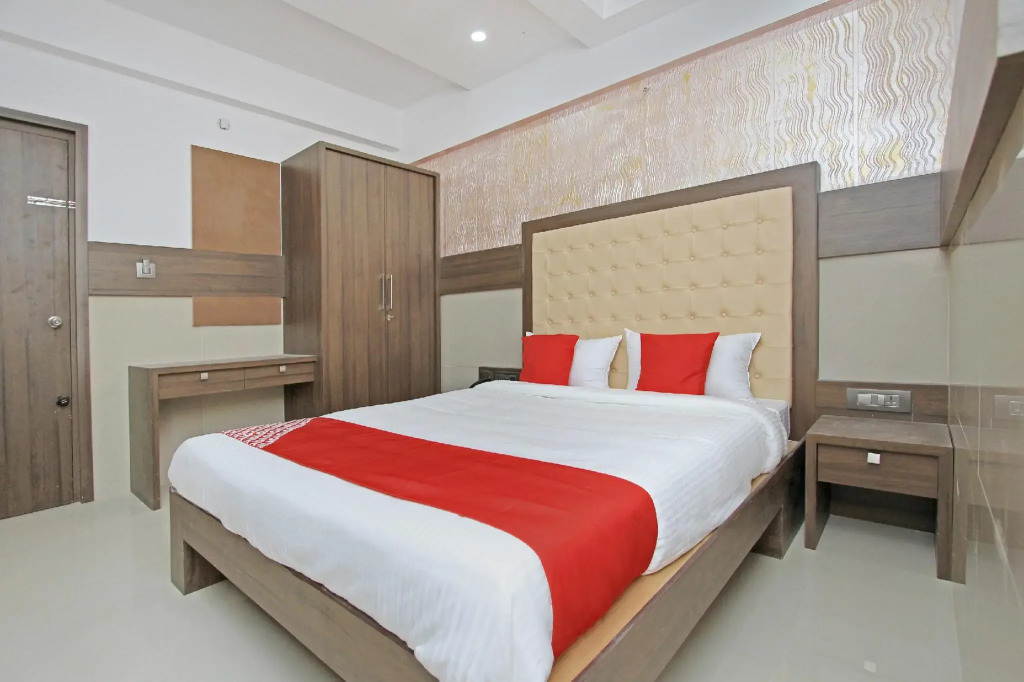 Collection O 26230 Hotel Nirvikalpa