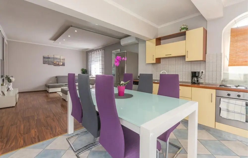 Beautiful Home in Biograd na Moru With Wifi and 4 Bedrooms