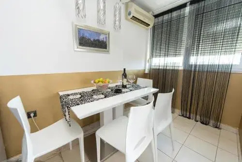Apartment Adi