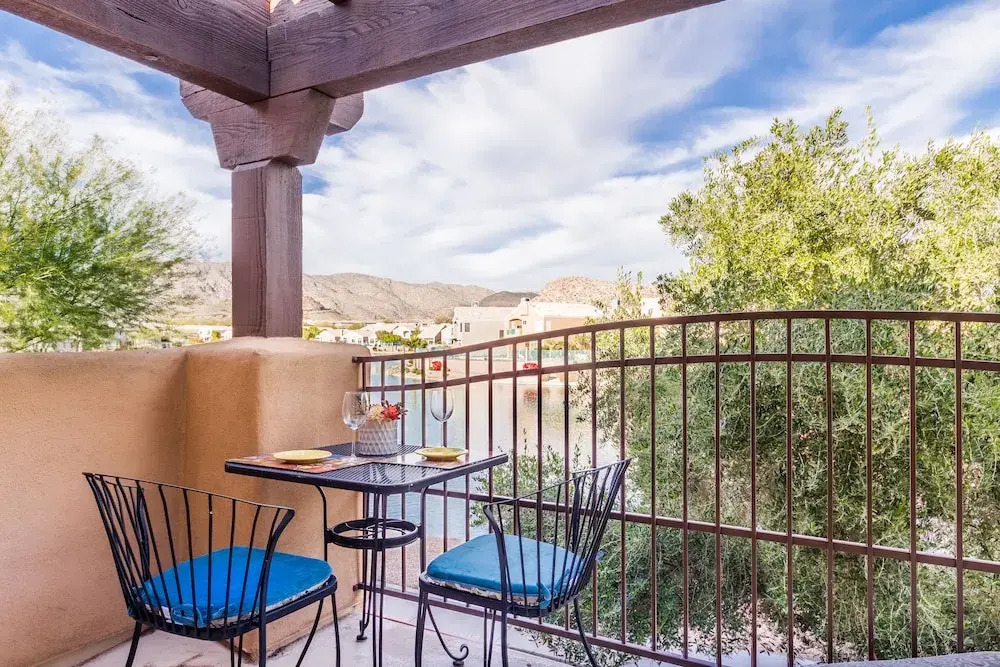 12th 205 - 2 Br Condo