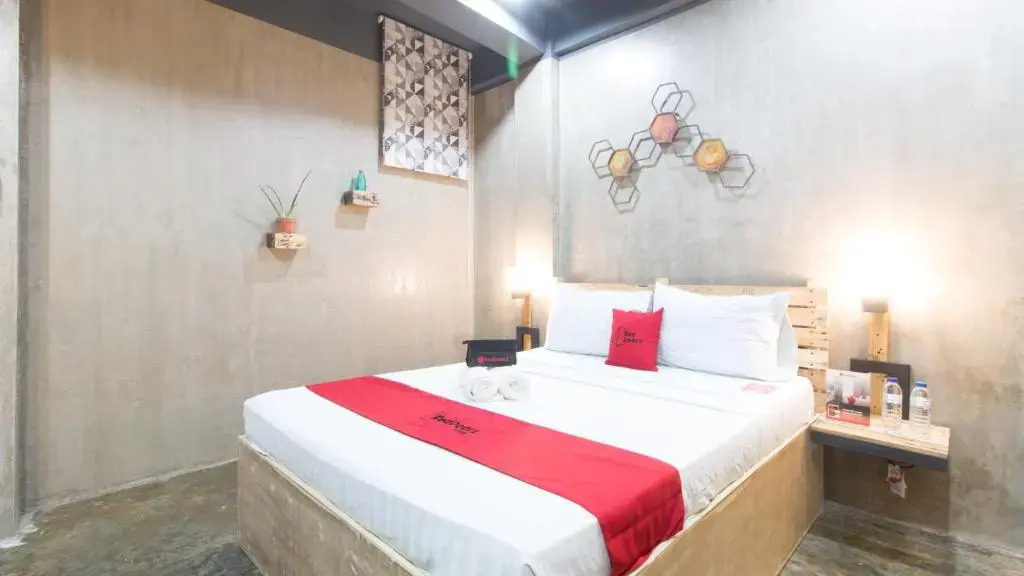RedDoorz Plus @ Taft North Mandurriao