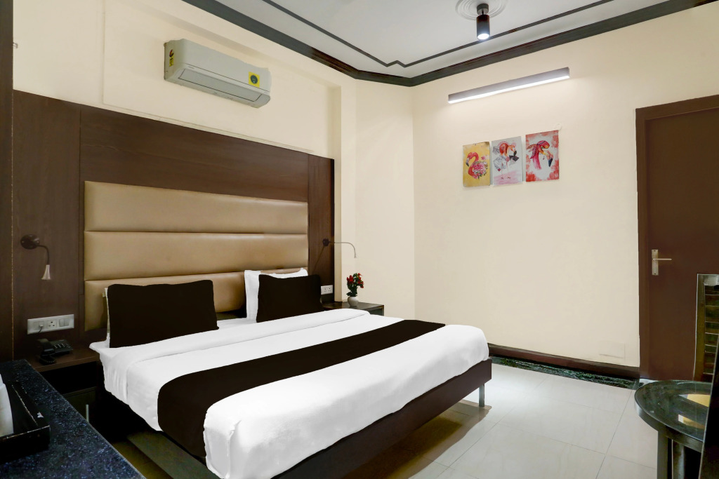 Super Townhouse Sushant Lok Phase 1 Formerly Hotel Neven