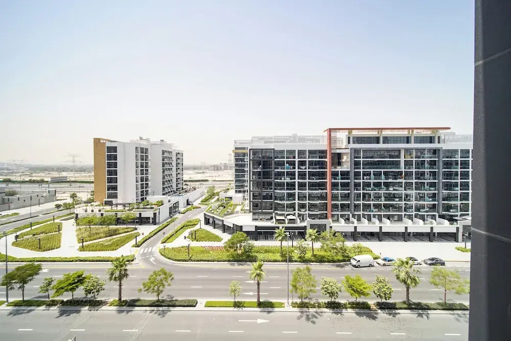 PVH - Stylish 1BR - Azizi Riviera