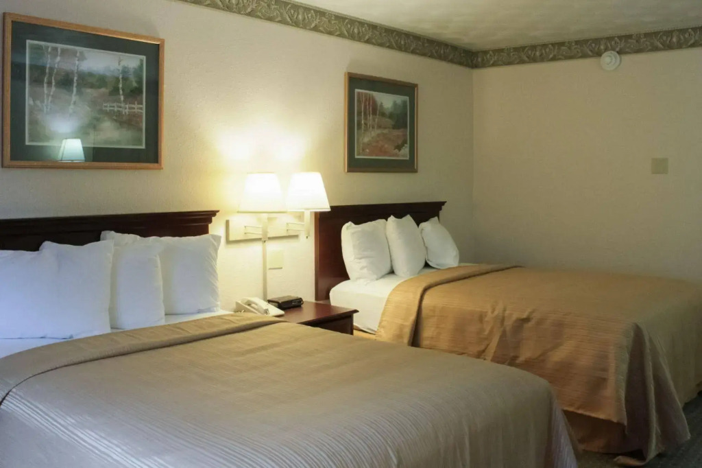 Royal Inn & Suites