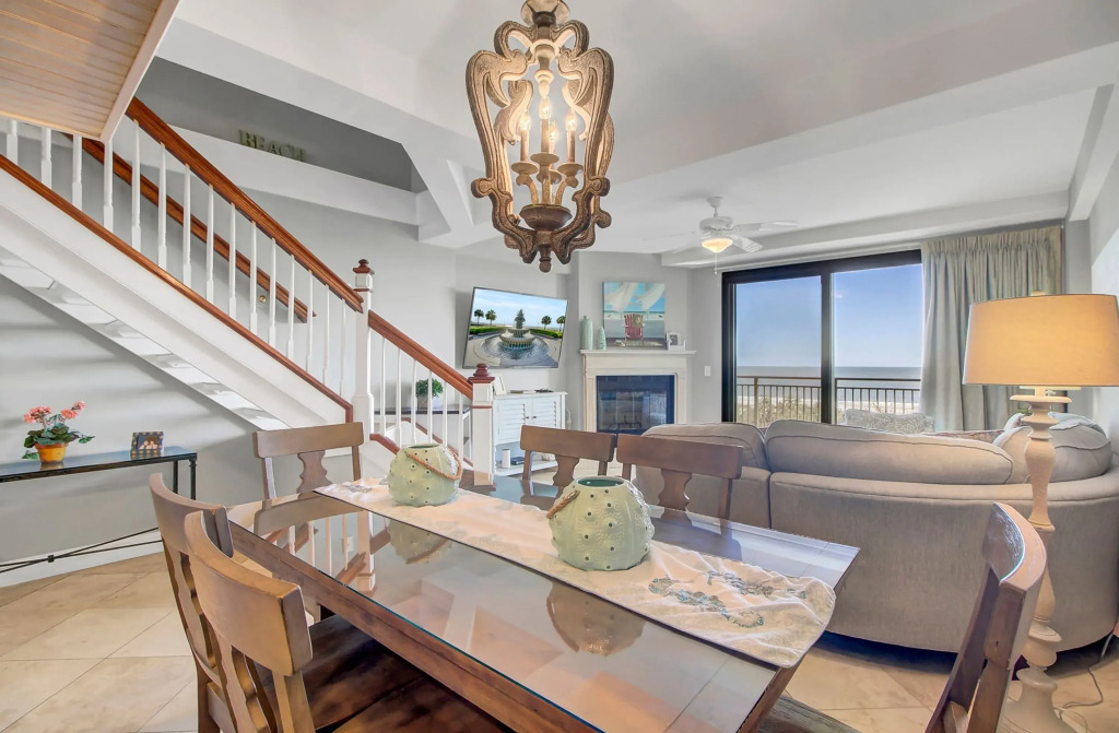 407 A Shipwatch by Avantstay Beach Front Condo w/ Ocean Views