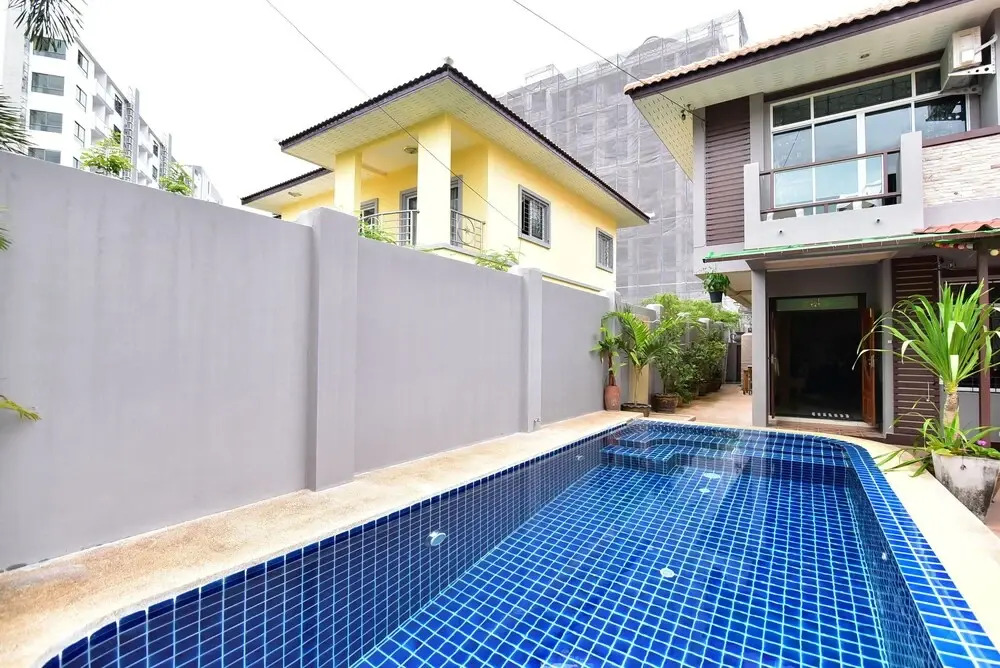 Baan Roi Lan