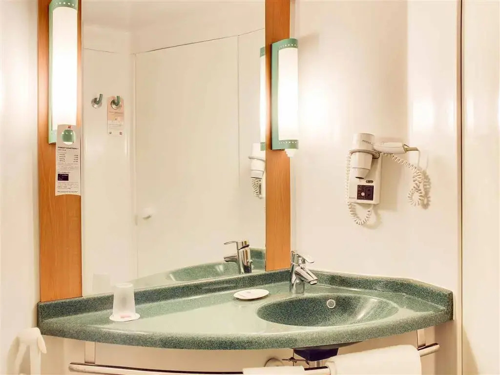 ibis Mumbai Airport - An Accor Brand
