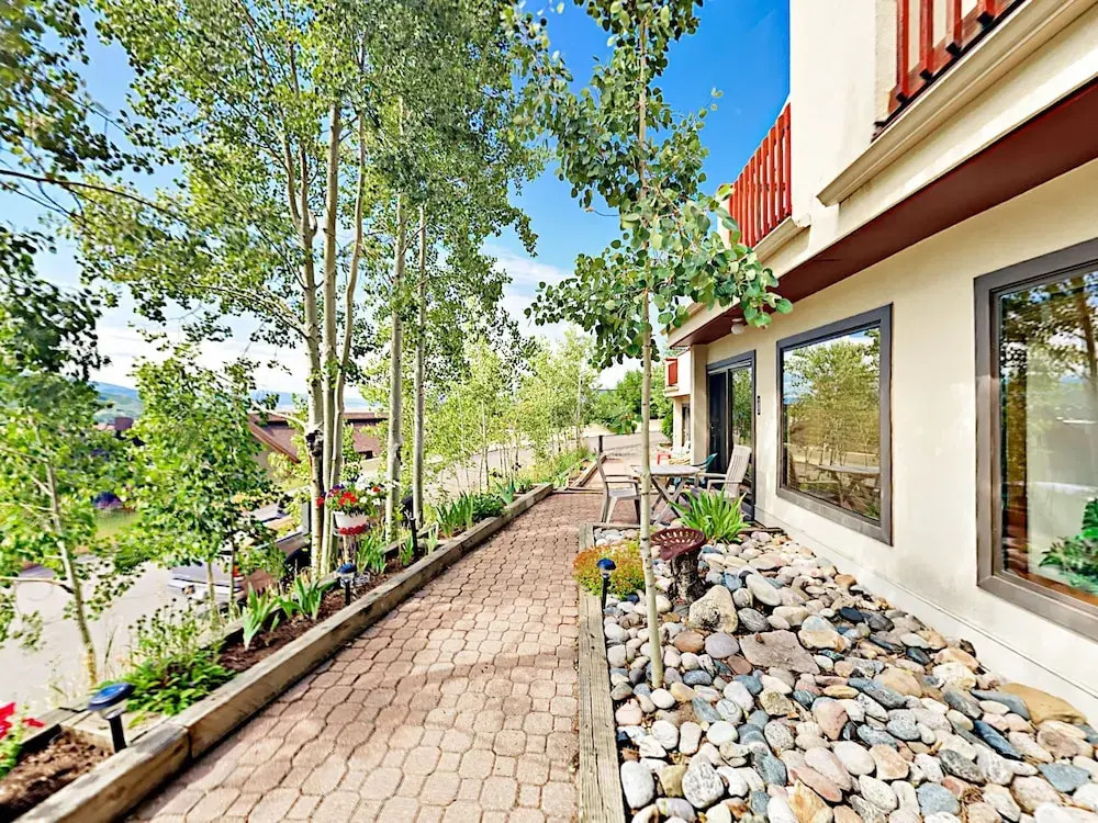 1800 Burgess Creek Rd 103 Condo by RedAwning