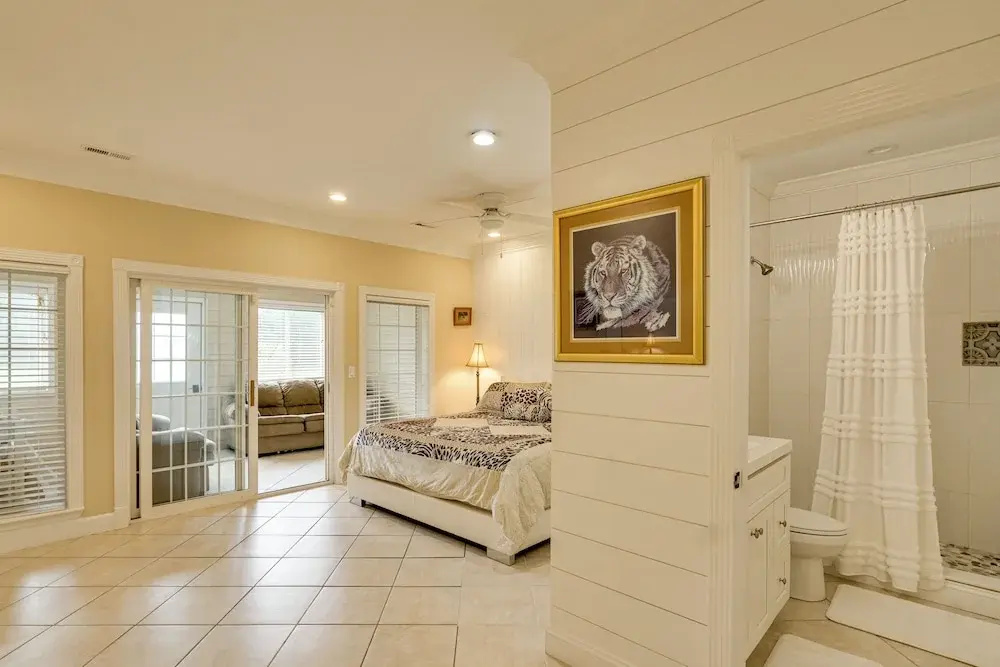 Pool, Hot Tub & Pickleball Court: Lake Ozarks Home