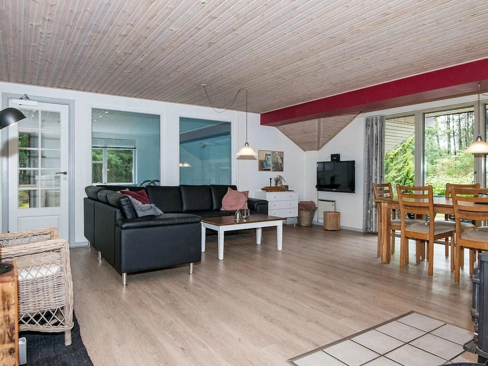 10 Person Holiday Home in Henne