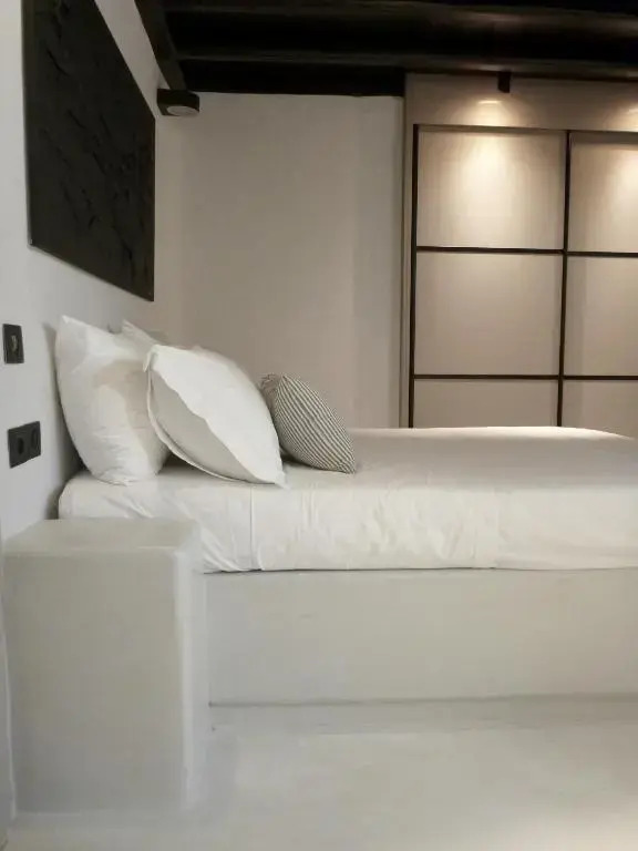 VILLA 11.7