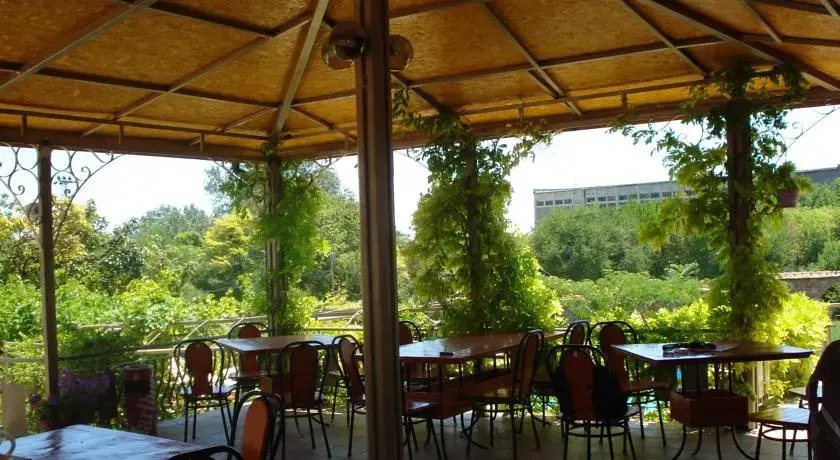 White Rose Hotel
