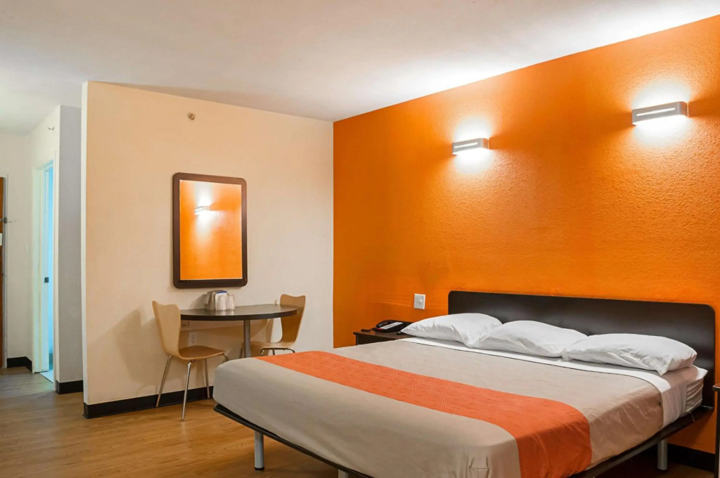 Motel 6-New Orleans, LA - Near Downtown