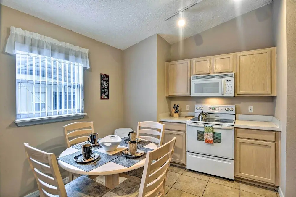 Clermont Home w/ Pool & Game Room: 10 Mi to Parks!