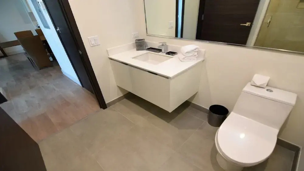 Spectacular 1 Bed Plus Den On To The Amazing Hollywood Beach