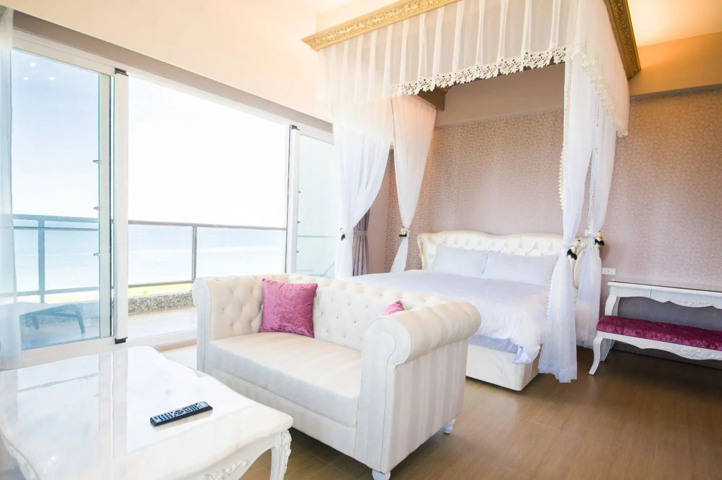 White Spray B&B