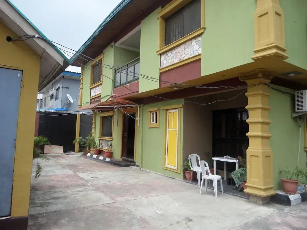 Qosmic Residence
