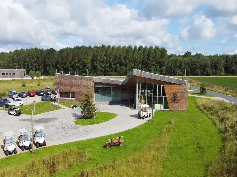 Modern Stay With Sauna & Pool