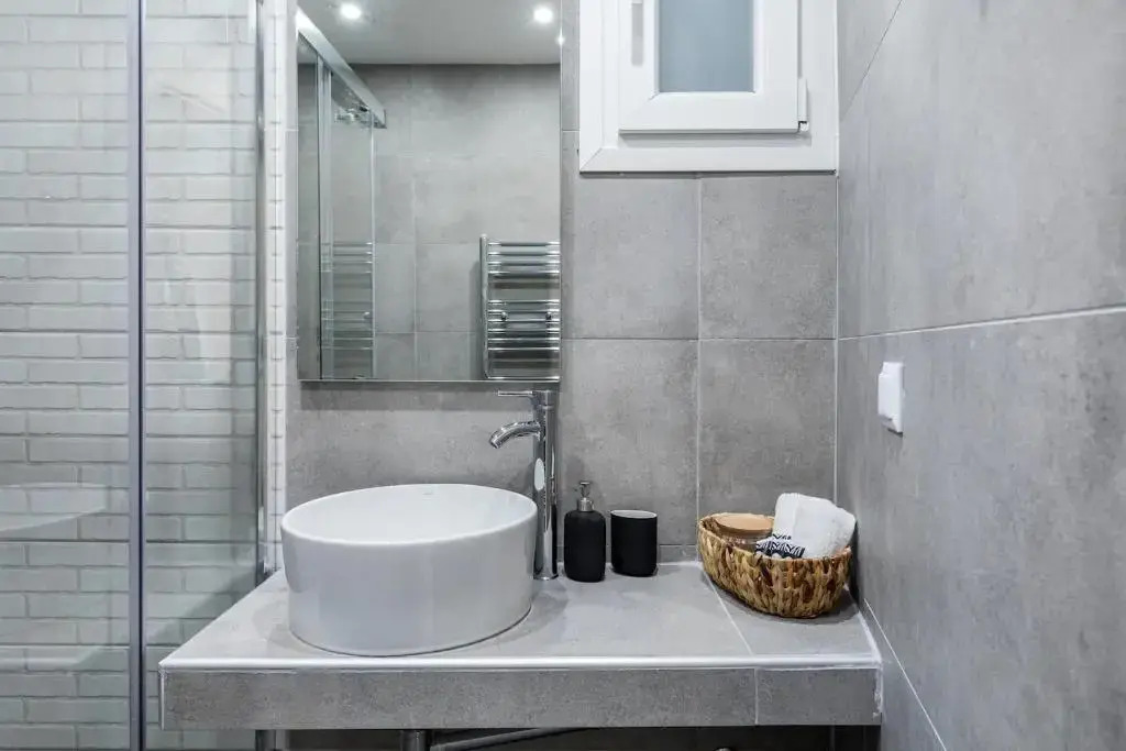 J&T Central Apartment