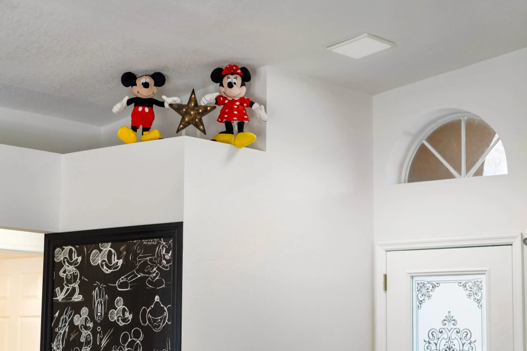 Mickey's Lakeside Villa: Relaxing, Spacious, & Fun, Kissimmee, US