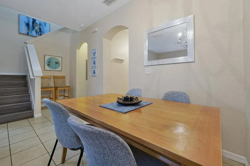 Regal Oaks Resort Vacation Townhomes by IDILIQ