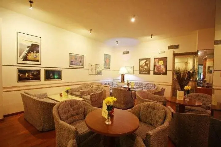 Ionis Hotel