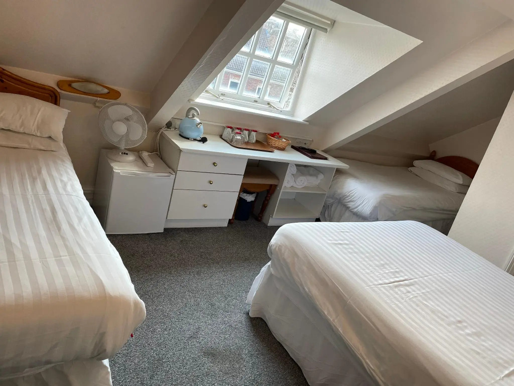 Diamonds Inn