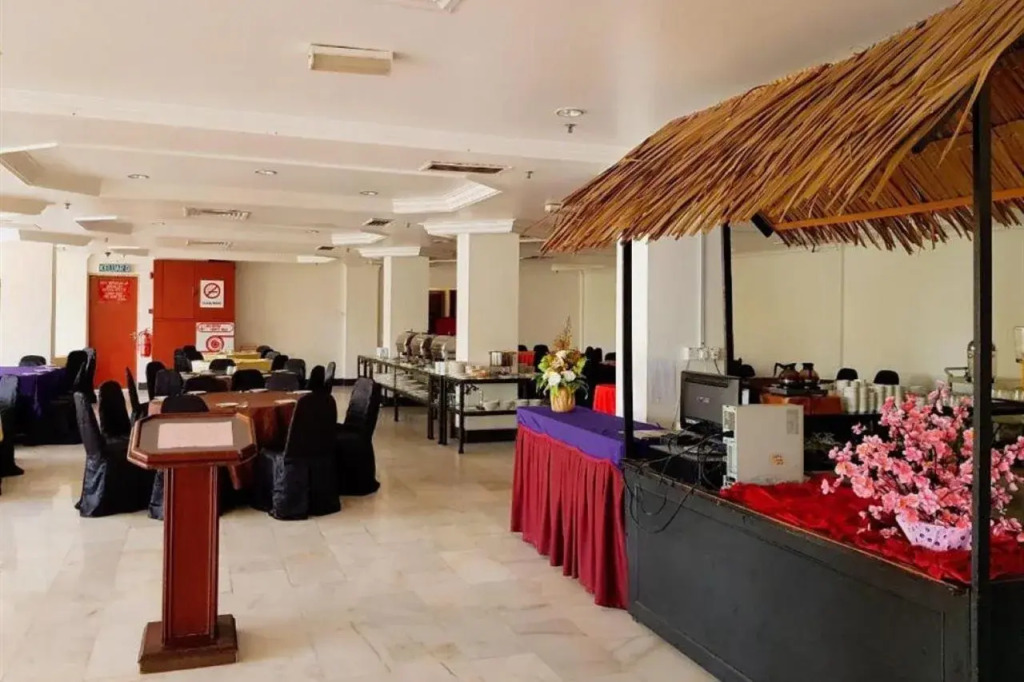 Hotel Grand Crystal