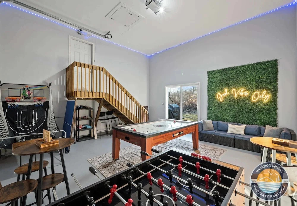 Lake Geneva Hous Family Fun With Pool Table