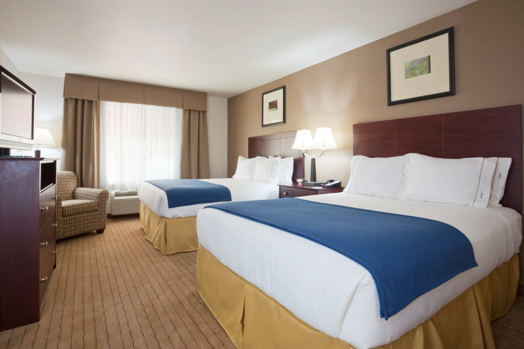 Holiday Inn Express Hotel & Suites Antigo by IHG
