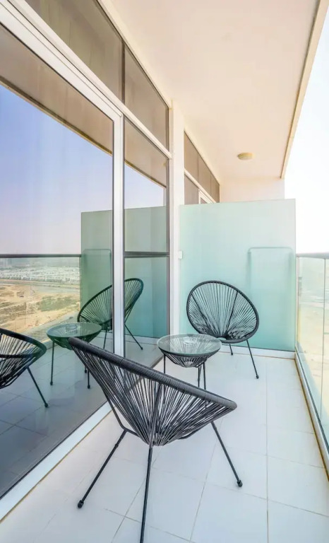 Tanin - Stylish Apartment With Balcony And Cityscape Views