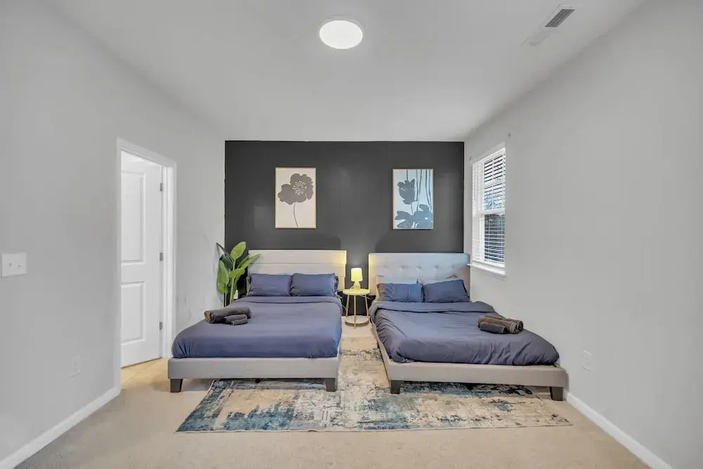 King 4BR Townhouse to Downtown Durham