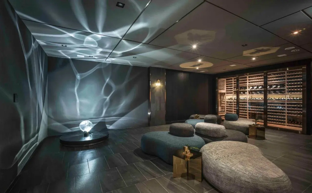 Reddot Hotel