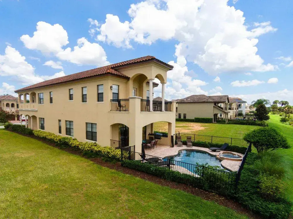 Panoramic Golf Course Views 5 Br home by RedAwning