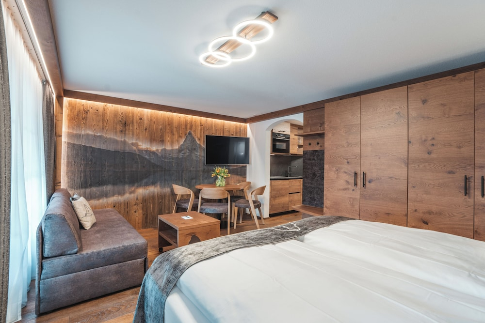La Perle Apartments