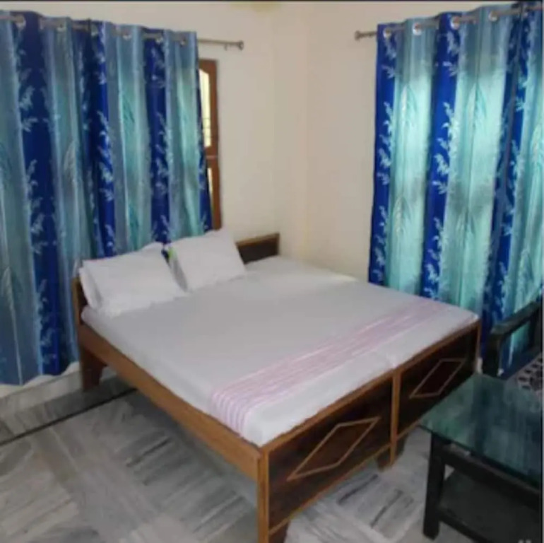 Goroomgo Uma Ganga Guest House Varanasi