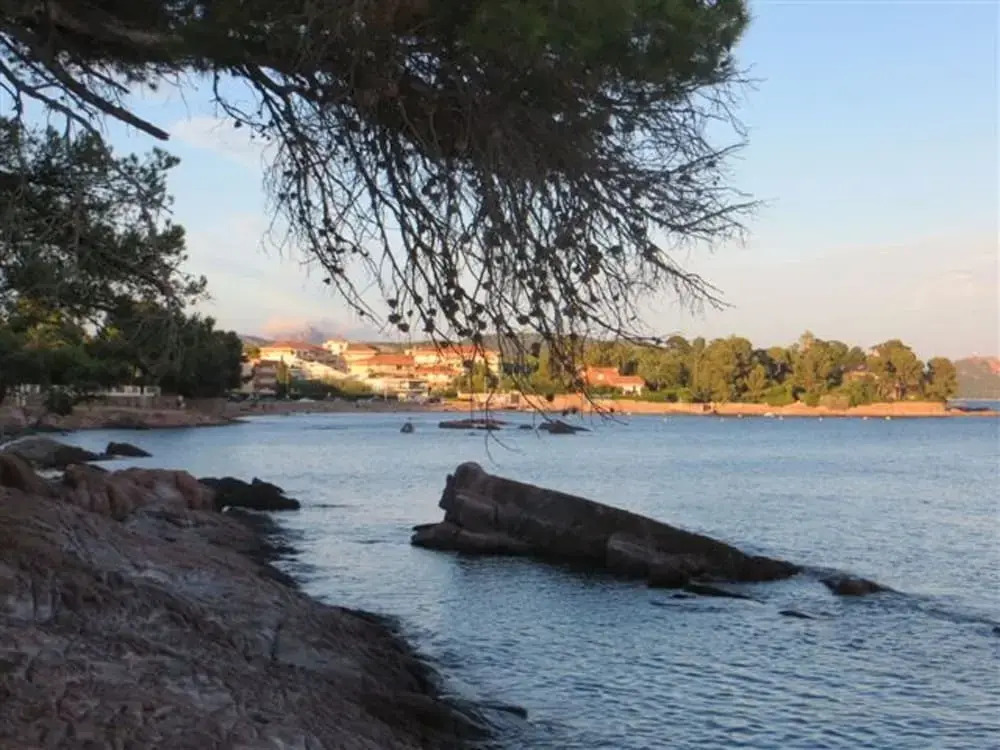 Apartment With 2 Bedrooms in Saint-raphaël, With Wonderful Mountain Vi
