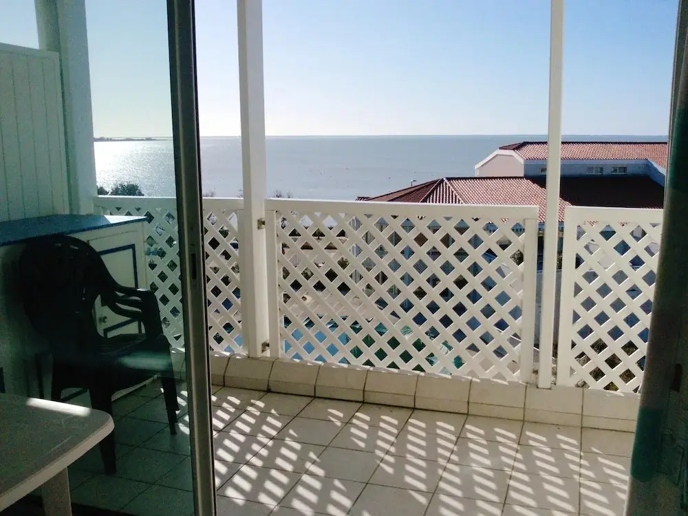 Apartment With one Bedroom in Fouras, With Wonderful sea View, Pool Ac