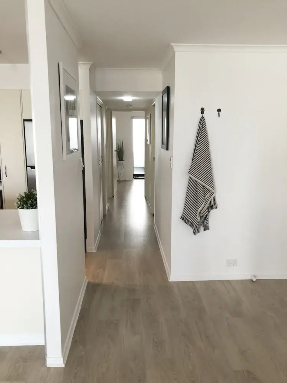 Sunshine Beach Luxe Apartment
