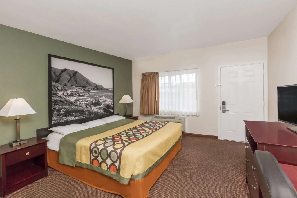 Super 8 by Wyndham Monterey