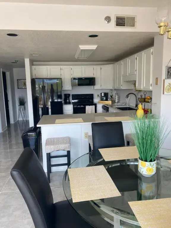 River Place Condos 711 3BD