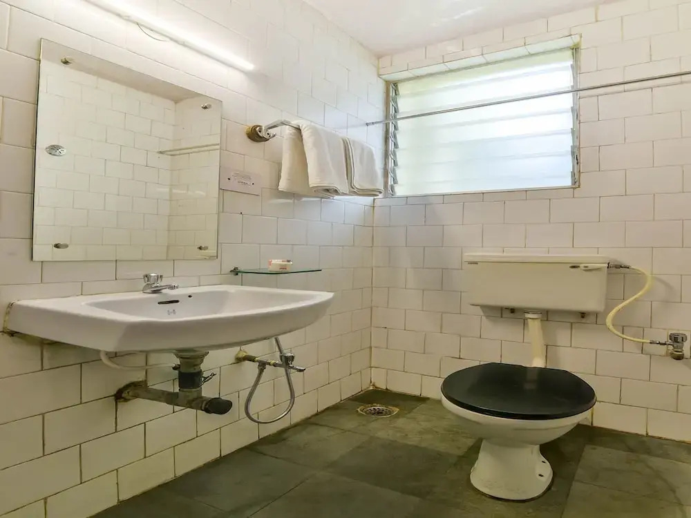 OYO 807 Hotel Gopika International