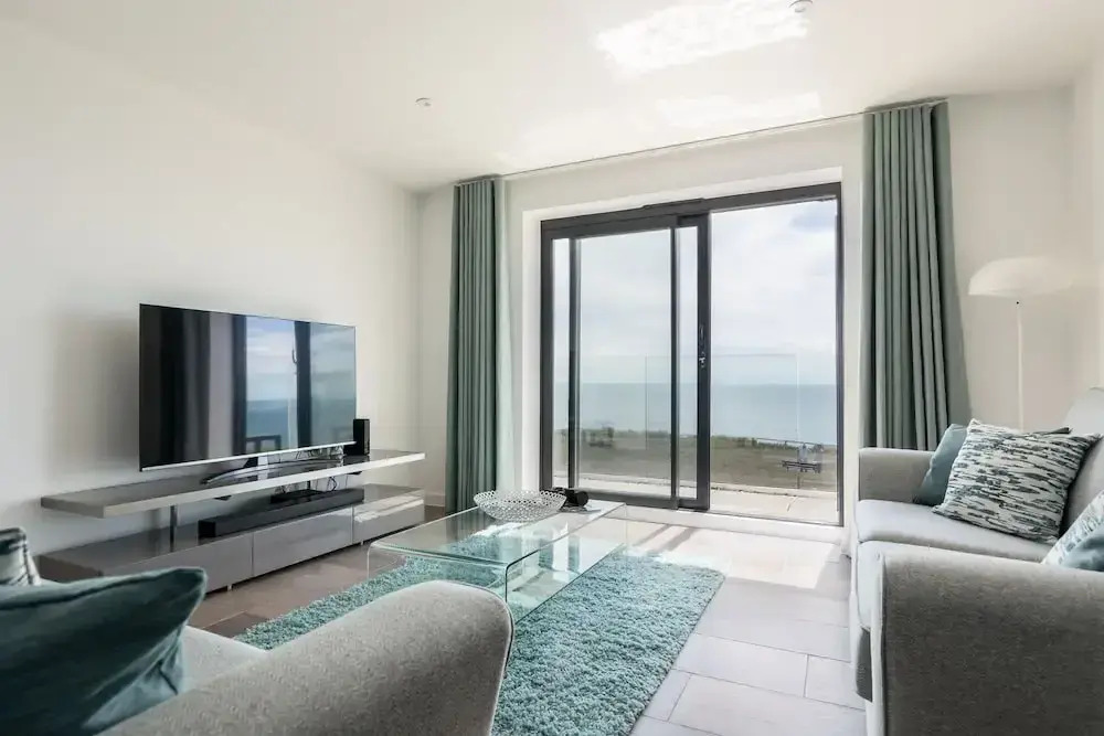 Beachcliff - On the Seafront with Two Balconies