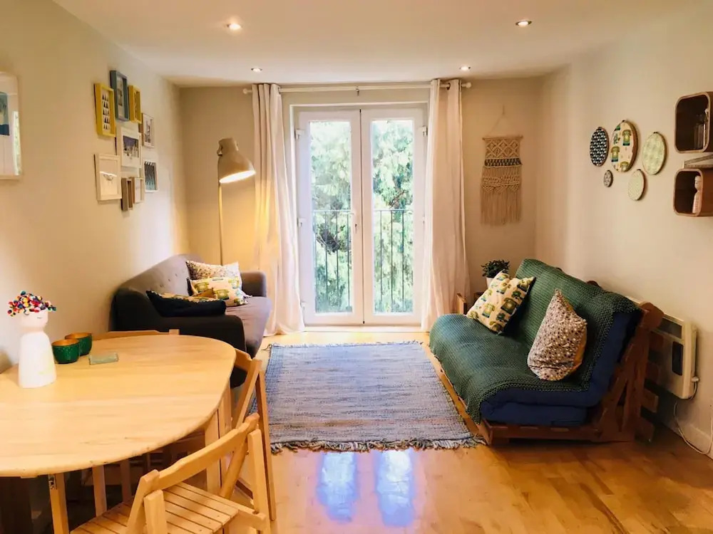 Contemporary 2 Bedroom Apartment in Bristol City Centre
