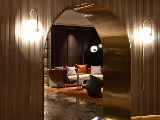 Lemon Hotel