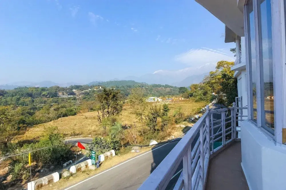 OYO 25107 Aqua Waterfall Hotel