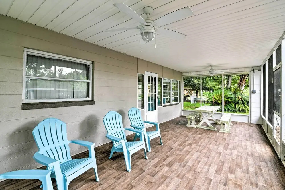 Updated Rustic Yankeetown Home w/ Lanai & Dock
